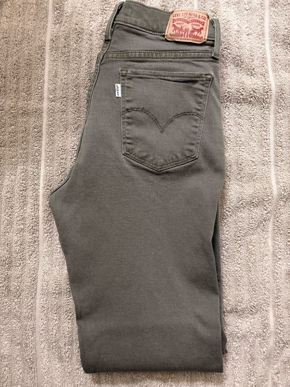 Levi's 314 Shaping Straight Jeans in Olive Green